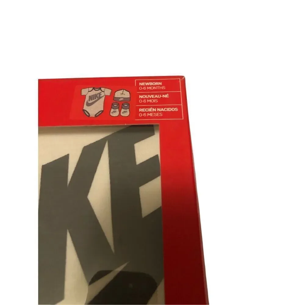 Nike 3-Piece Baby Gift Box Set Size 0-6 Months